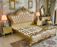 B03 # Ensemble de lit de chambre royale en bois massif de chêne sculpté à la main en cuir de luxe de style européen classique