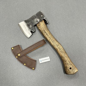 Hache de camping vintage en hickory haute teneur en carbone de 13 pouces, modèle Hudson <span class=keywords><strong>Bay</strong></span>, avec tire-clous, forgée à la main, avec étui - Product Image 1