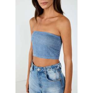 เสื้อครอปคอกลมประดับด้วยหิน ดีไซน์ไร้ตะเข็บ ไหล่ตก 100% โพลีเอสเตอร์ ทรงปกติ - Product Image 2