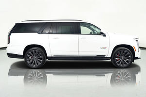 Cadillac Escalade-V Turbo AWD ESV 2024 con 1-25000 Millas, Precio en Existencia, Listo para Envío - Product Image 4