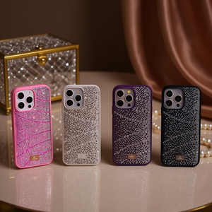 Funda de Lujo con Relieve, Brillantina y Diamantes, TPU+PC, Antigolpes, para 14 Pro Max - Product Image 2