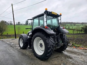 Tracteur à chenilles Valtra N103 65 CV avec moteur et boîte de vitesses - Product Image 5