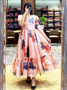 เดรสแม็กซี่พิเศษสำหรับฤดูร้อนพร้อมพิมพ์ลายดอกไม้สวยงาม - Product Image 5