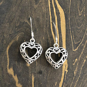 Pendientes de Plata Chapados en Oro Vintage de 5.2 Gramos con Diseño de Lámpara de Araña en Forma de Corazón con Perlas y Diamantes para Regalo de Boda Cristiano - Product Image 1
