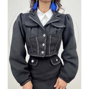 Conjunto de Dos Piezas para Mujer Miss Janell, Falda y Top de Tweed Negro con Detalle de Abertura, Estilo Elegante para Oficina, Modelo 1027, Perfecto - Product Image 3