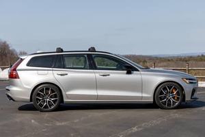 VULVO V VI 0 Wagon 2021, Automático, Turbo, Cuero, R18, Aleación de Aluminio Oscuro, Techo Solar Panorámico Eléctrico, Luces LED - Product Image 4