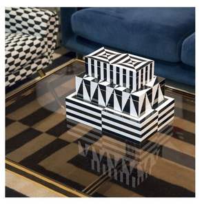 Boîte à bijoux artisanale écologique en MDF noir/blanc avec incrustation, fabriquée en Inde, avec fermeture magnétique pour ranger les bijoux - Product Image 1