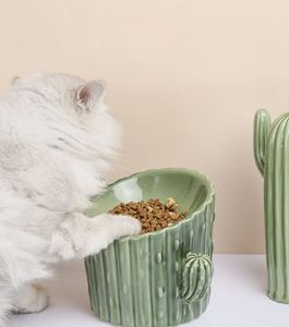 Cómodo cuenco de cerámica para mascotas para perros con bordes redondeados que previene lesiones en la boca mientras disfruta de las comidas diarias - Product Image 1