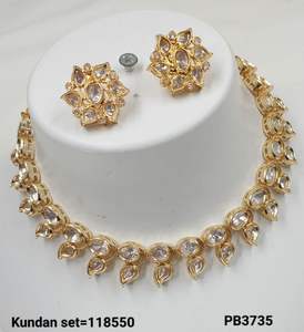 Acheter bijoux de mariage collier blanc plaqué or Kundan de fantaisie du fabricant indien avec boucles d'oreilles pour filles femmes vêtements de fête - Product Image 2