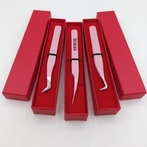 Pince à épiler professionnelle GETUP BROSONS IMPEX GBI-EET-2316, rose clair, revêtement poudré, 45 degrés, pour volume de cils, pointe argentée, droite - Product Image 1