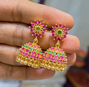Boucles d'oreilles élégantes en zircon cubique Jhumki avec finition mate Bijoux ethniques traditionnels pour femmes, parfaits pour les festivals, les tenues de fête - Product Image 1