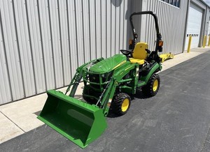 Chargeuse sur pneus compacte d'occasion avec godet frontal 4x4, mini-chargeuse pour travaux agricoles et de construction - Product Image 3