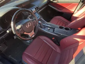 Lexus IS 300 Base 2017 d'occasion en bon état - Product Image 3