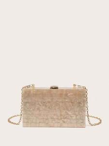 Pochette en résine unique faite à la main avec poignée en métal poli au design floral complexe et embellissements de fleurs par l'artisanat du croissant - Product Image 4