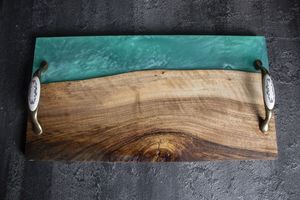 Bandeja de servicio de madera de resina hecha a mano para una elegante comedor y cocina de decoración del hogar disponible a precios económicos - Product Image 6