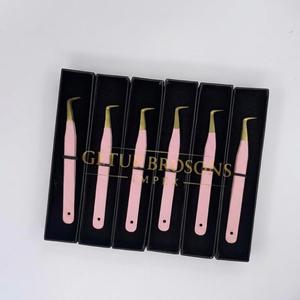 Pince à cils GETUP BROSONS IMPEX en acier inoxydable durable, nouvelle, rose clair, revêtement poudré, 90 degrés, volume de cils accru, vente en gros - Product Image 5