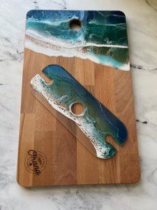 La mejor tabla de quesos de madera con diseño de ondas azules de resina epoxi, tabla de quesos para aperitivos con resina epoxi de tamaño personalizado - Product Image 6