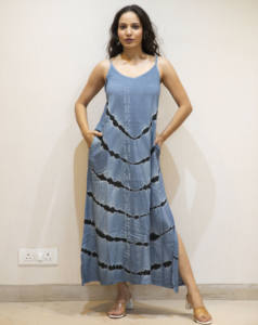 Chic et confortable rayonne Tie Dye longue robe Maxi pour femmes longue robe spaghetti parfaite pour les vacances ou l'usure quotidienne - Product Image 1