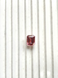 Piedra de corte facetado Octágono turmalina Rosa melocotón de 4,88 quilates de calidad superior para fabricación de joyería fina Natural - Product Image 3