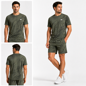 ชุดเซ็ตสองชิ้นสำหรับผู้ชาย เสื้อยืดและกางเกงขาสั้น ระบายอากาศได้ดี น้ำหนักเบา เหมาะสำหรับใส่ลำลองในฤดูร้อน ผ้าแห้งเร็ว ใช้สำหรับออกกำลังกาย ฟิตเนส และฝึกซ้อม - Product Image 1