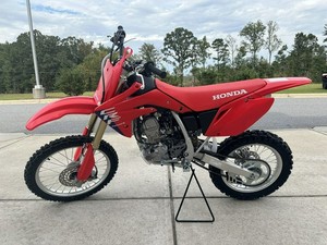 Motos Experts CRF150R 2026 toutes options, neuves et en stock - Product Image 2