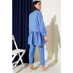 ชุด2ชิ้นของผู้หญิงสีครามติดกระดุมด้านหน้าแต่งระบาย - Product Image 1