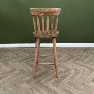 Taburete de Bar Berke hecho de madera de caoba de alta calidad con color natural para interior o exterior - Product Image 4