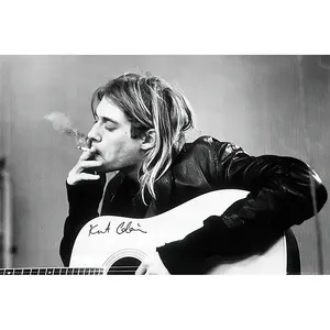 Affiche Nirvana avec Kurt Cobain fumant et jouant de la guitare pour décoration murale - Product Image 3