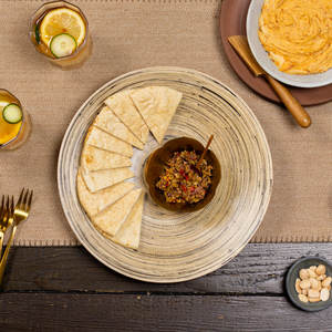 Plaque à pied en bambou naturel de 12 pouces pour servir et afficher Outil de tournage en bambou élégant - Product Image 1