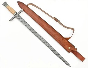 Couteau de chasse artisanal en acier Damas avec manche en bois, lame à pointe tombante, bord droit, épaisseur 0,6 mm - Product Image 2