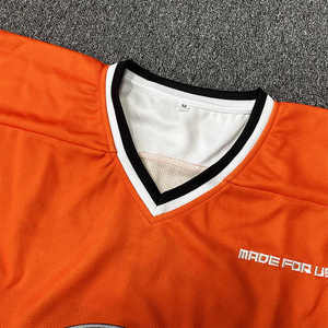 Ensemble de maillots de hockey unisexe personnalisés avec logo brodé en twill, conception OEM, uniforme d'équipe, vêtements de sport imprimés, 100 % polyester, séchage rapide - Product Image 1