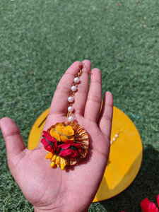 Joyería de frente tradicional india Maang Tikka Faux Pearl Daisy Diseño floral Bodas Festivales de Año Nuevo Ramadán Diwali Nupcial - Product Image 3