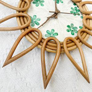 Horloge suspendue en rotin au design unique pour la décoration murale horloges murales naturelles fabriquées au Vietnam - Product Image 5