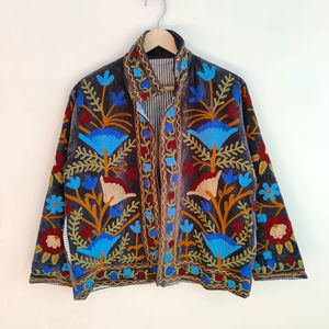 Veste en velours Suzani, style bohème, brodée de fleurs, veste tribale ouzbek artisanale, vêtement extérieur artistique - Product Image 1