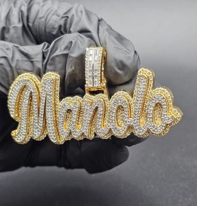 Colgante de Letra Inicial Personalizada con Diamantes Moissanite VVS Iced Out, Plata de Ley 925 con Baño de Rodio, Estilo Hip Hop Brillante - Product Image 1