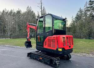 LIVRAISON GRATUITE AGT NT30 MINI-EXCAVATRICE 16 CV Lame avant de 51 pouces Cabine intégrée Ventilateur intérieur Pouce hydraulique Bras oscillant Homologué EPA CE - Product Image 3