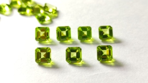 Peridoto de cuarzo natural de 5mm al por mayor, piedra preciosa suelta de excelente corte en Octágono cuadrado verde facetado para la fabricación de joyas a buen precio - Product Image 6