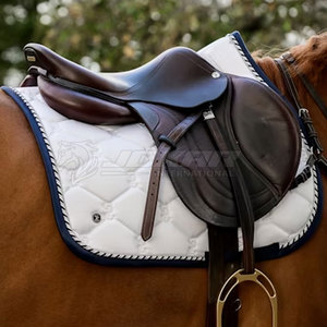 Tapis de selle à doublure en polaire respirante Fourniture d'usine OEM Matériel d'équitation matelassé Ajustement personnalisé disponible Séchage rapide Confortable - Product Image 5