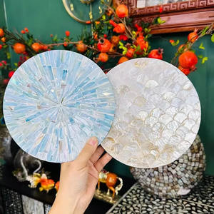 Napperon en nacre fait à la main meilleur vendeur napperon en coquillage OEM assiettes de présentation en rotin pour la décoration de table de mariage du Vietnam - Product Image 1