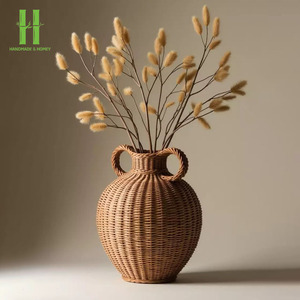 El más vendido, urna con patas de mimbre, jarrón de ratán tejido a mano para flores secas, minimalismo, jarrón de mesa de ratán, OEM de Vietnam - Product Image 1