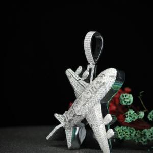 Colgante de Avión Personalizado con Incrustaciones de Moissanita, Joyería de Plata de Ley 925, Colgante Hip Hop de Lujo con Diseño de Avión para Regalo - Product Image 2