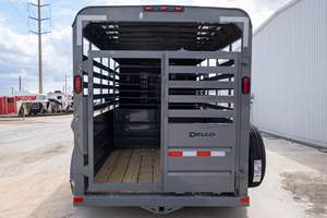 Nous vendons des semi-remorques pour le transport de bétail en bon état, pour le transport de bovins, de chevaux, de chèvres, de moutons, semi-remorques pour le transport de bétail, disponibles en stock en gros - Product Image 5