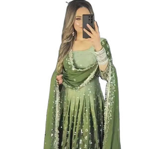 Lehenga Tradicional de Diseño Nuevo, Estilo ANARKALI, Estampado Único Hecho a Mano, Largo, Listo para Usar, para Fiesta - Product Image 1
