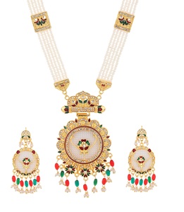 Ensemble collier élégant plaqué or avec un design complexe idéal pour les bijoux de mariée et les célébrations festives - Product Image 5