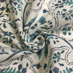 Tela de Algodón Estampada a Mano con Diseño Floral de Medallón Árabe Simétrico en Azul Verde Azulado sobre Base Blanca - Product Image 1