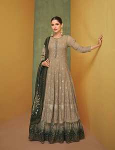Vêtements de mariage Belle broderie lourde en fausse georgette Salwar Kameez avec Dupatta Fournisseur mondial - Product Image 4
