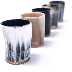 Gobelet en corne de boeuf de buffle fabriqué à la main verre à vin verres rustiques naturels pour boissons durables et élégantes - Product Image 1