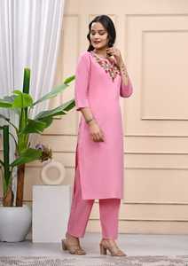 Ensemble de pantalons longs Kurti de qualité supérieure Costume ethnique imprimé numérique de concepteur indien Style traditionnel pour les femmes en gros - Product Image 5