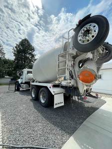 Camiones Mezcladores de Concreto Económicos / Camiones Mezcladores / Camiones de Concreto Premezclado 6x4 en Venta - Product Image 3