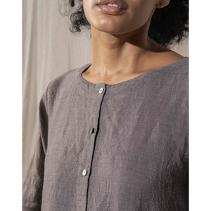 Vestido de Lino REEVA Gris Tormenta - Tallas Grandes, con Puntos de Ganchillo, Sin Tirantes, Estilo Imperio, Transpirable, para Otoño, Disponible en Tallas XS, Largo hasta la Rodilla - Product Image 4